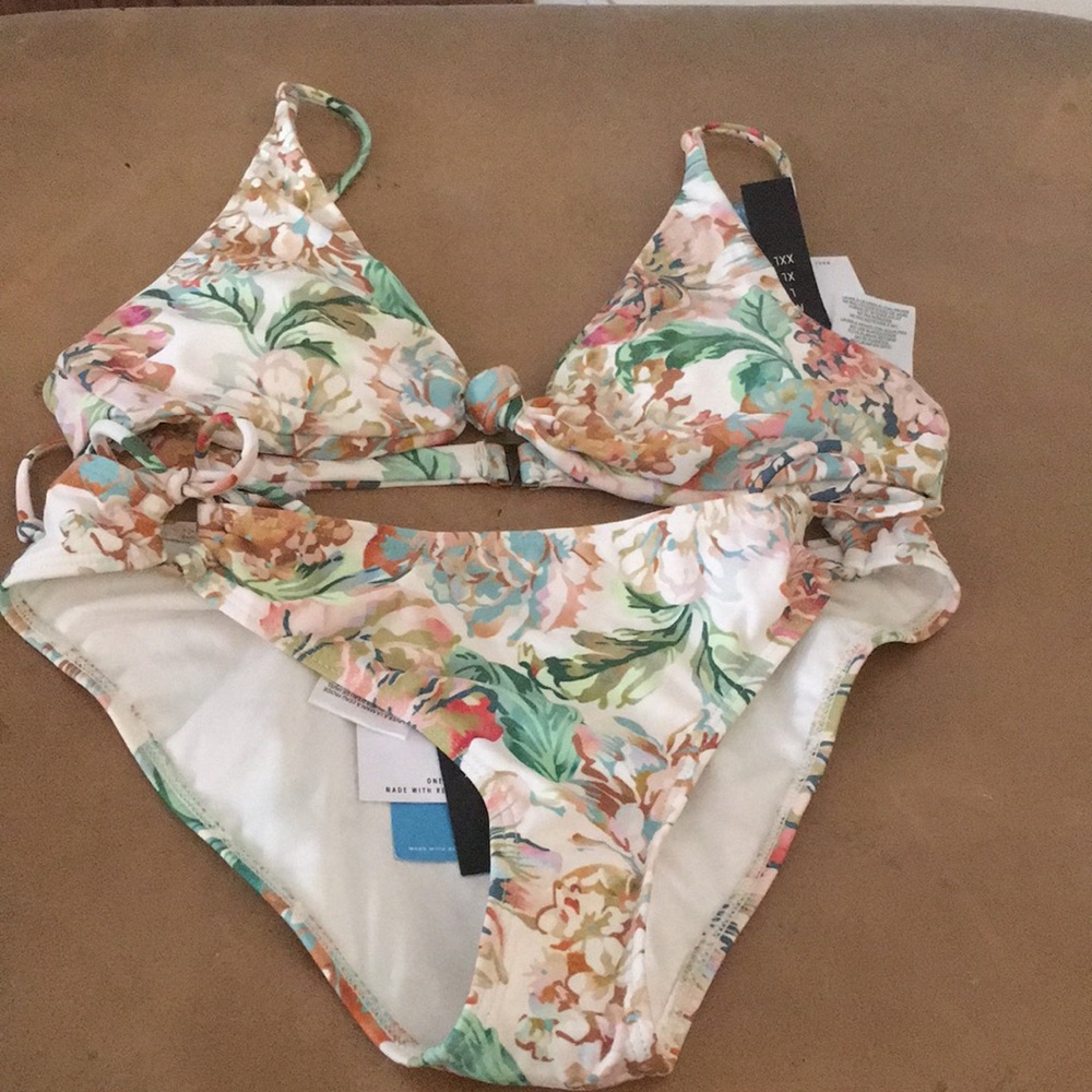 Brand New O’Neill swim